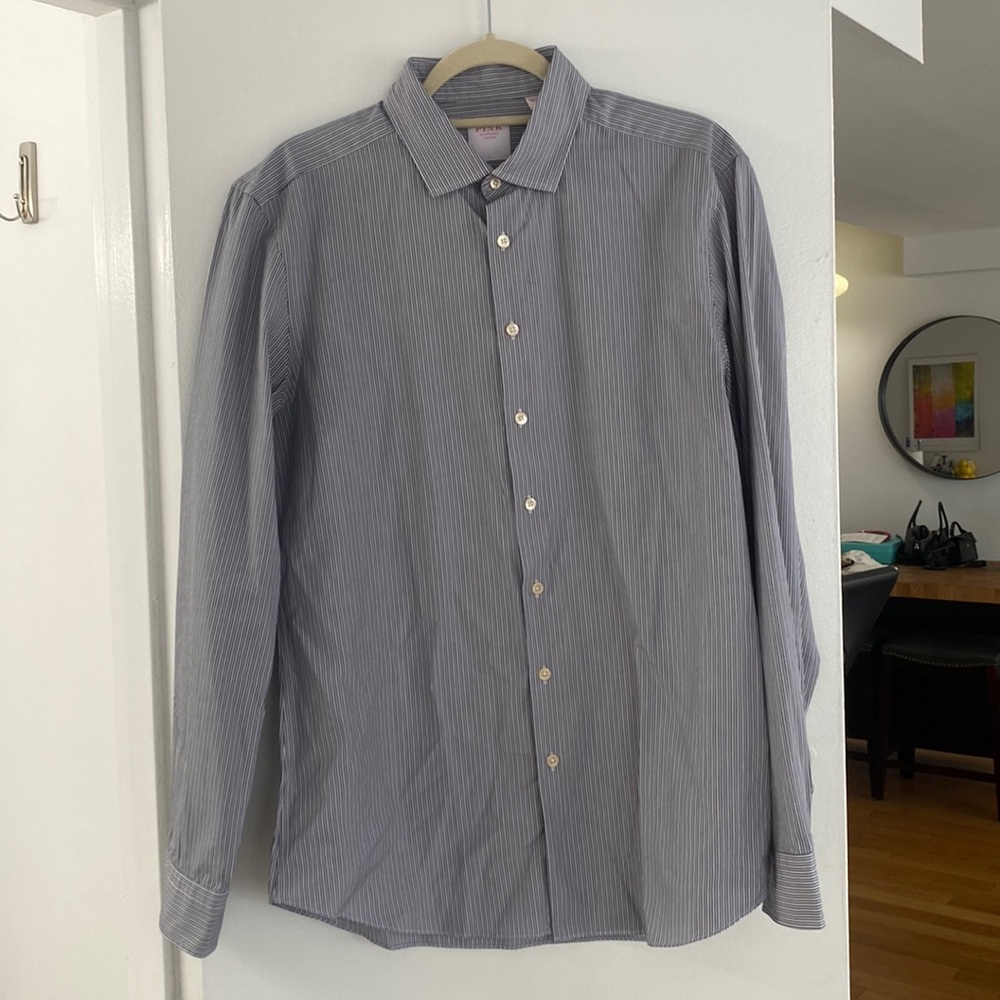 Never worn perfect condition PINK men’s dress shirt, size L